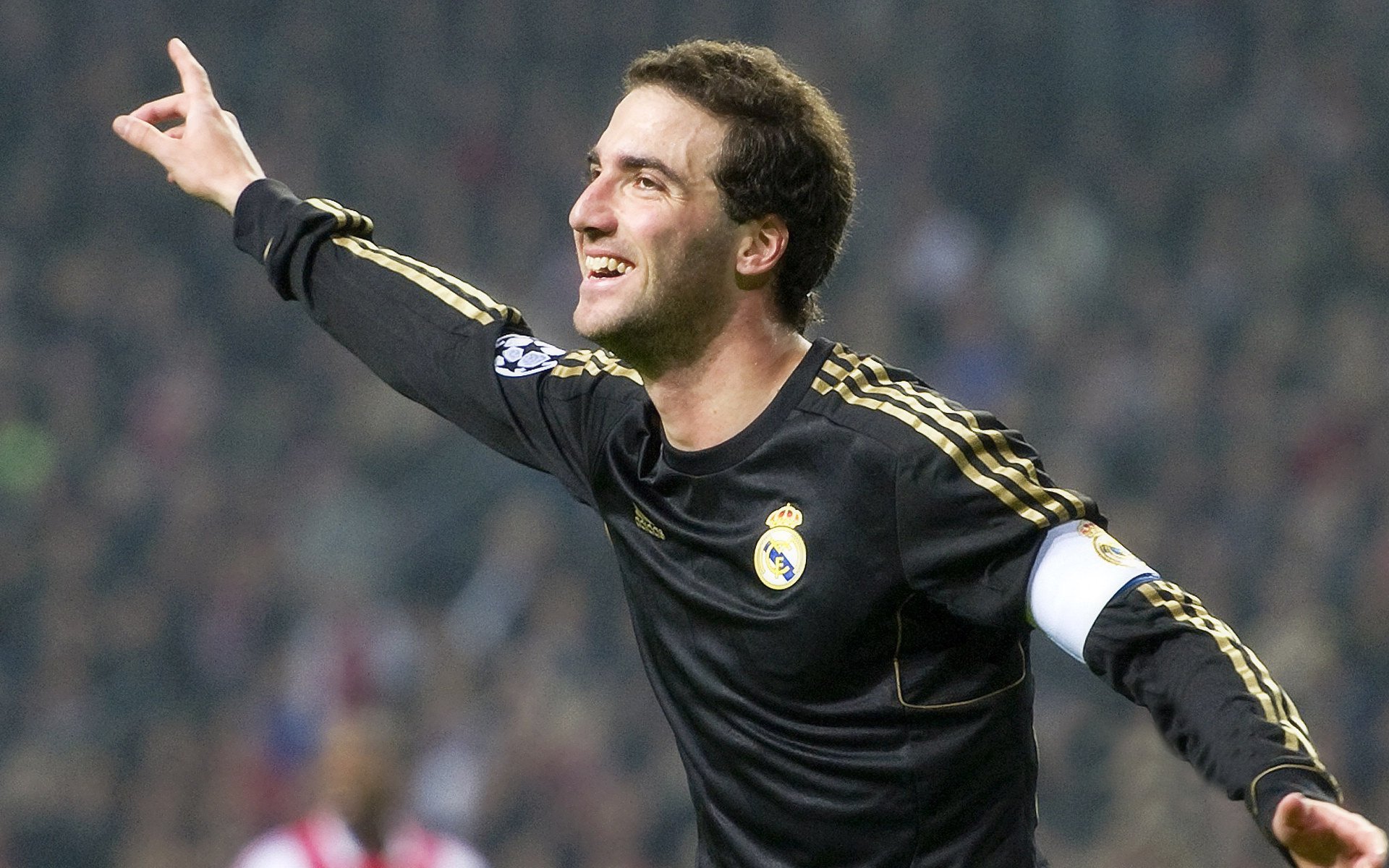 《电竞赛事Vlog：幕后花絮带你走进比赛现场》，电竞比赛现场视频