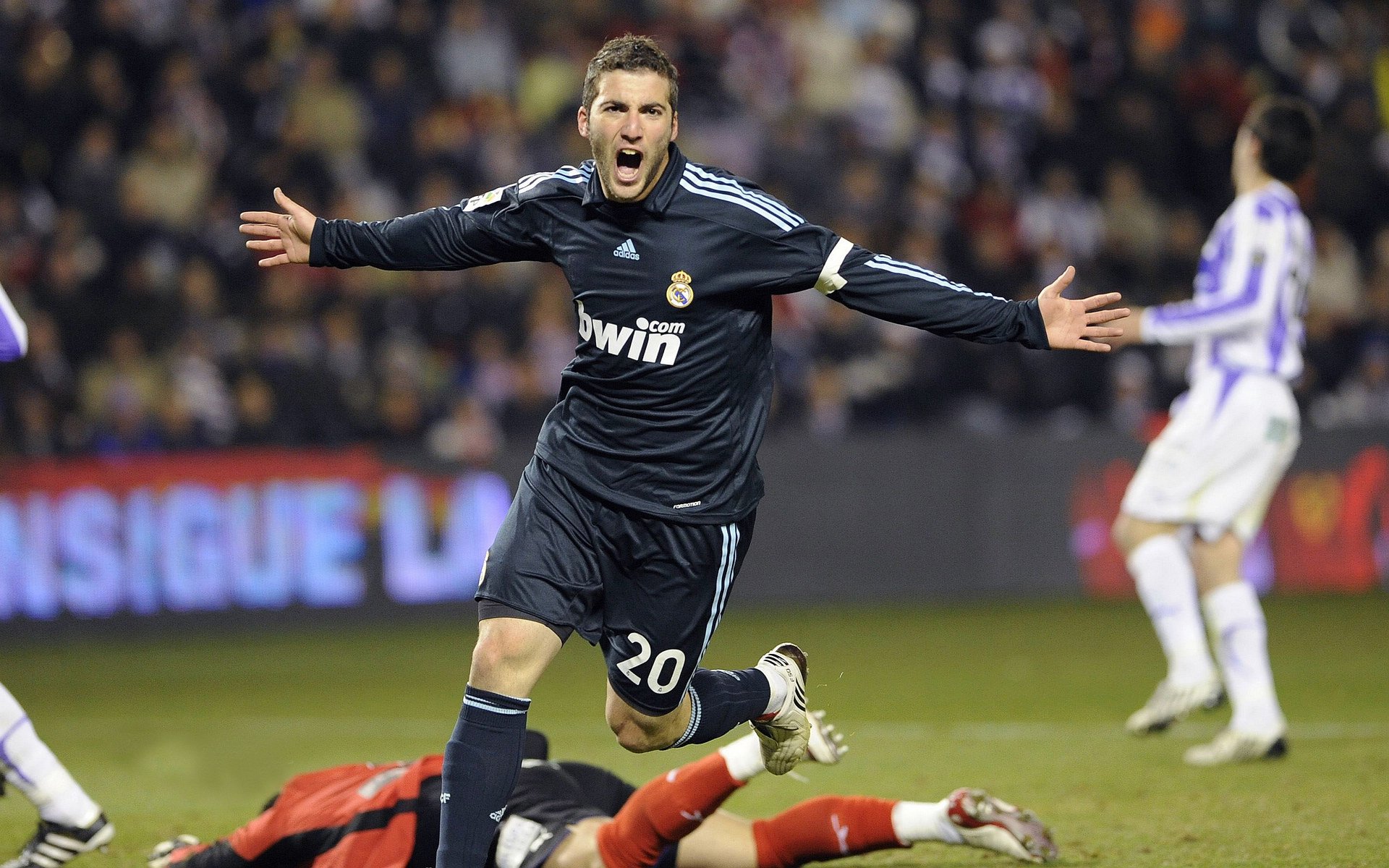 开云网页版登录入口-赛季“最具戏剧性”的逆转，比赛中谁的表现最令人惊叹？